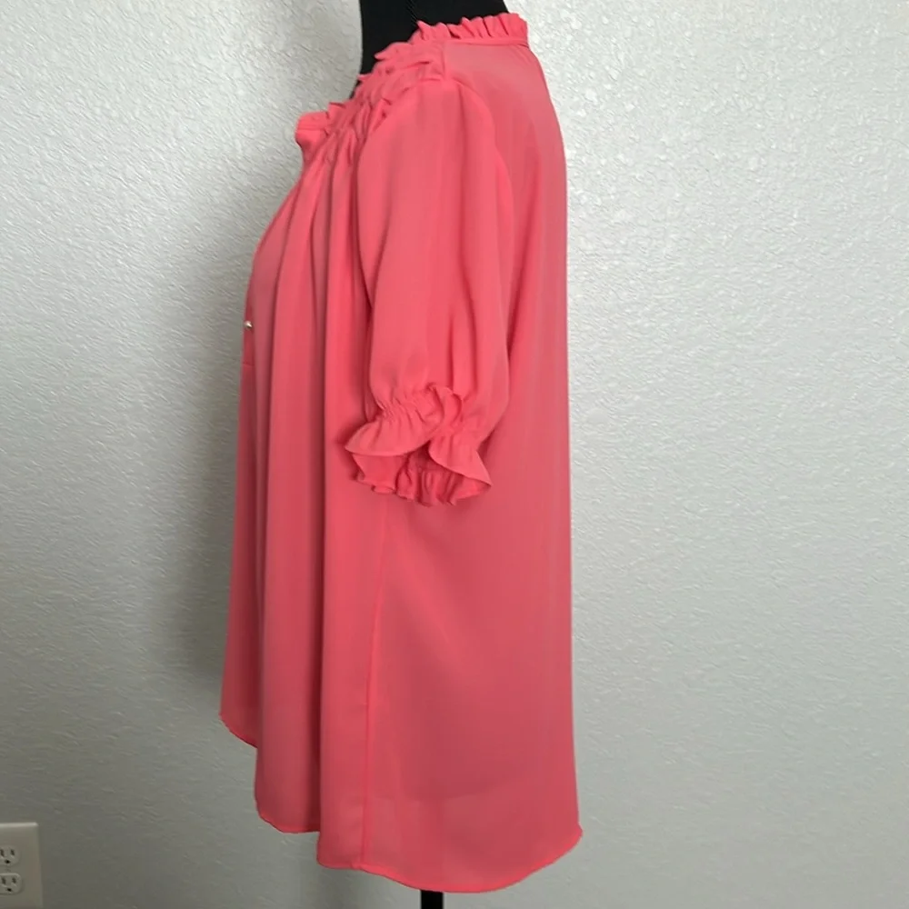 Woman’s Karl Lagerfeld v-neck button-up top. Size large. Excellent condition! - Picture 4 of 7